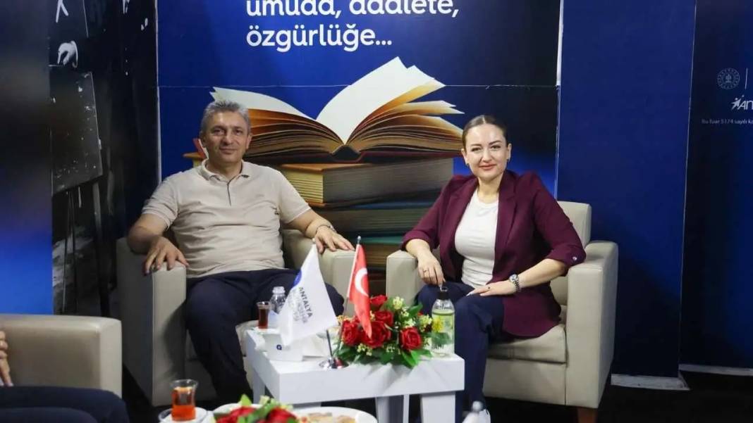 Antalya Kitap Fuarı Ziyaretçi Patlaması Yaşadı! 6